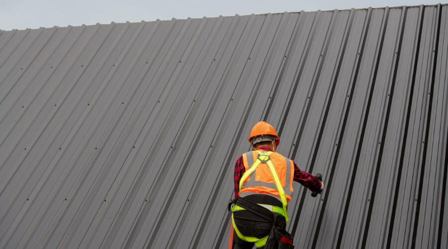 Professional residential roofers in Johnston City, IL